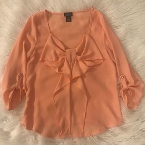 Flowy peach blouse 🧡💛